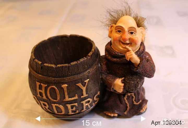 Фигурки монаха