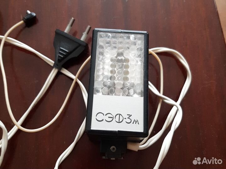 Экспонометр, фотовспышка, фонарь, глянцеватель