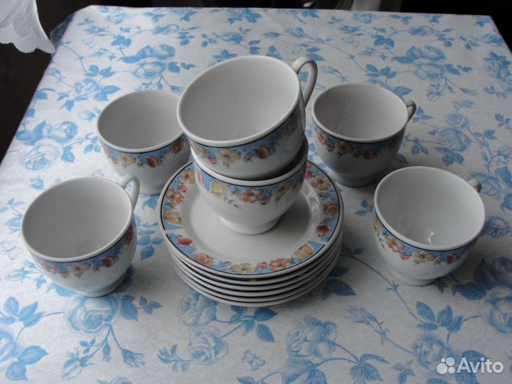 Чайные наборы и много посуды