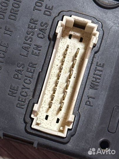 Блок комфорта Renault Logan sandero K7M 710 2011