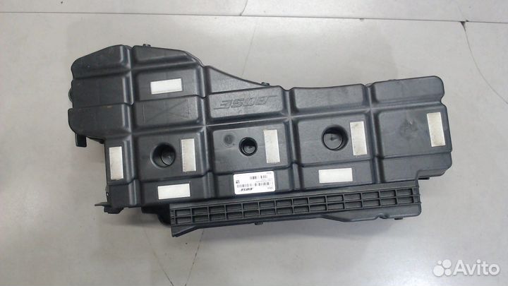 Сабвуфер Cadillac SRX, 2012