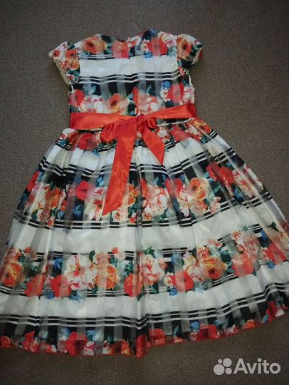 Платье нарядное для девочки 128