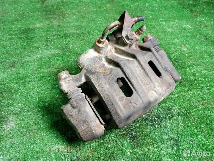 Суппорт тормозной передний правый Mitsubishi