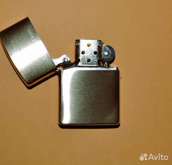 Зажигалка бензиновая zippo 204