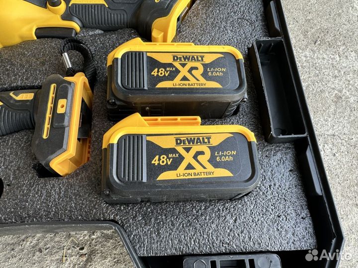 Набор инструмент Dewalt 2 в 1 Гайковерт+ушм 125мм