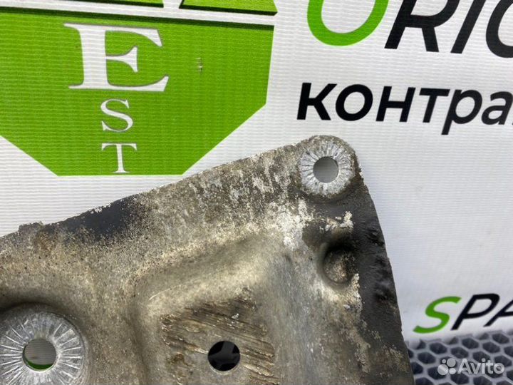 Кронштейн балки левый Audi A6 C5 avant quattro BAU