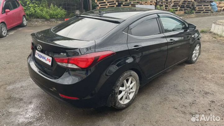 Фонарь задний внутренний левый Hyundai Elantra (MD) 92403-3X220