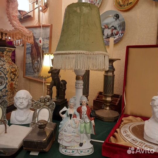 Лампа настольная.винтаж.германия. дама С кавалеро