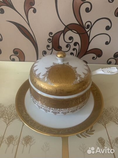 Емкость для меда или варенья с ложкой