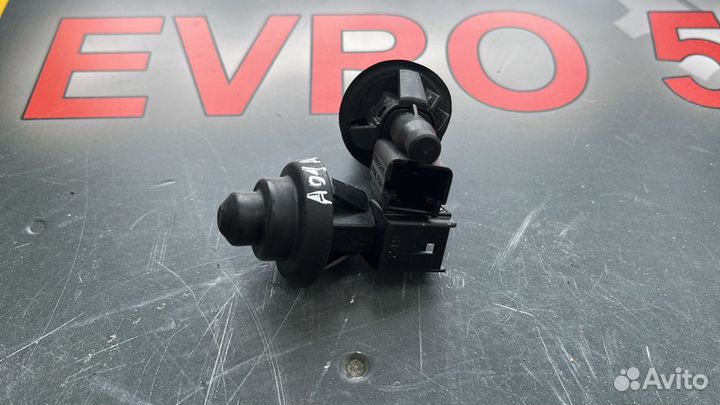 Концевик двери Renault 7700427640