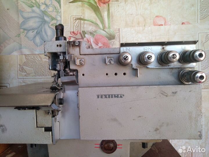 Промышленный 5-ниточный оверлок