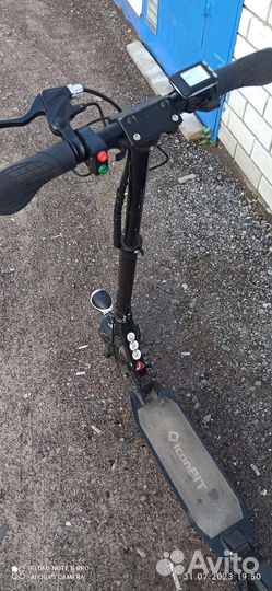 Электросамокат iconbit c 80