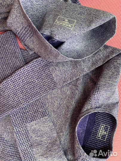 Бесшовный спортивный костюм, S размер