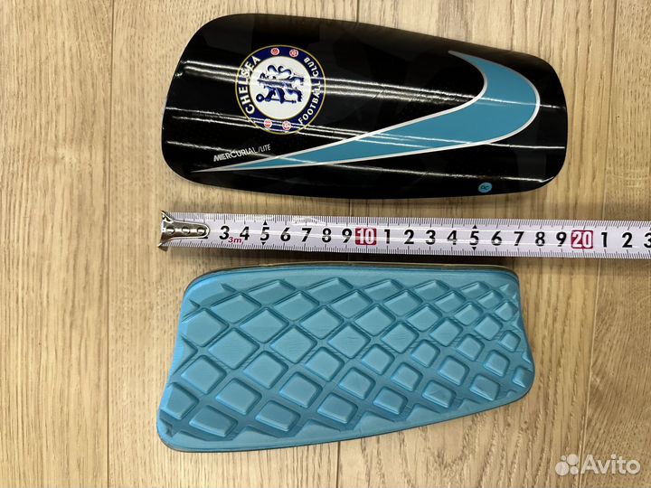 Щитки футбольные nike mercurial lite