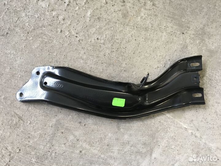 Кронштейн приборной панели Audi A4 B6 (4147)