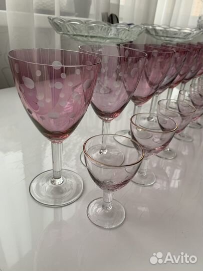 Набор бокалов и рюмок