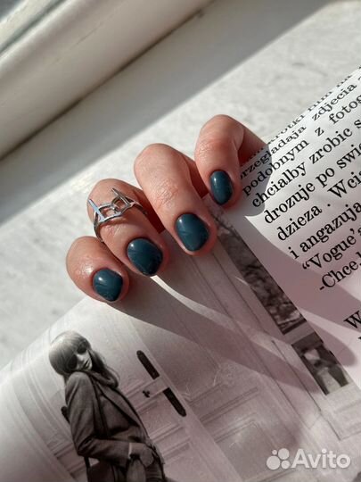 Модель на маникюр