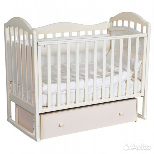 Детская кровать из массива