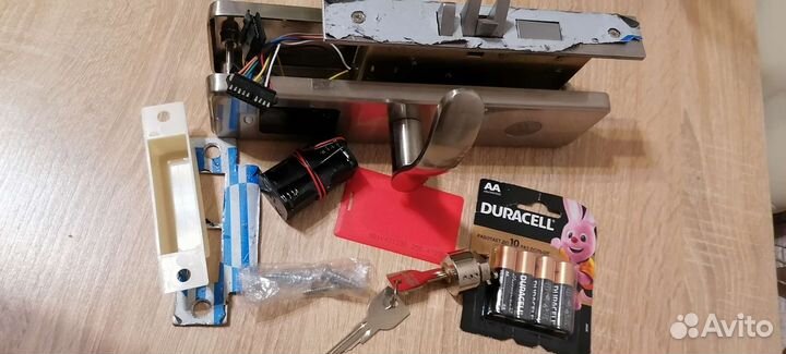 Замок врезной электронный Kopfgescheit