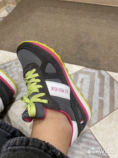 Кросовки женские