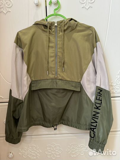 Ветровка Calvin Klein Performance (размер М)