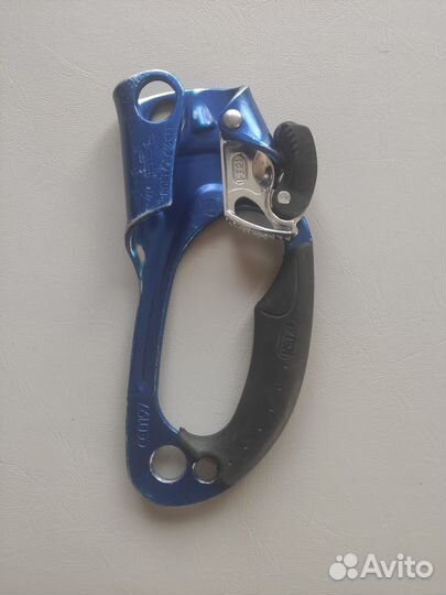 Продам снаряжение Petzl