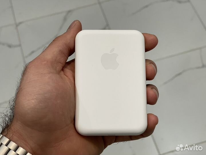 Повербанк MagSafe Battery Pack