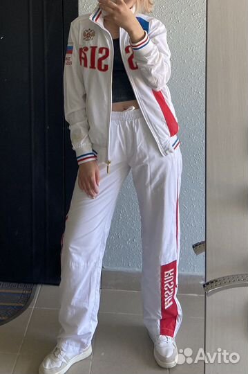 Костюм спортивный