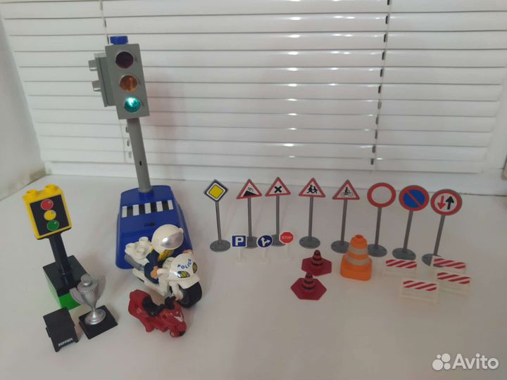 Набор игрушек дорожные знаки