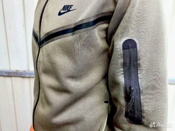 Спортивные костюмы Nike Tech Fleece