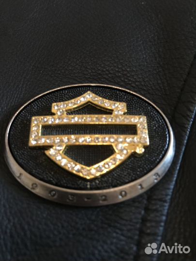 Мотокуртка кожаная женская