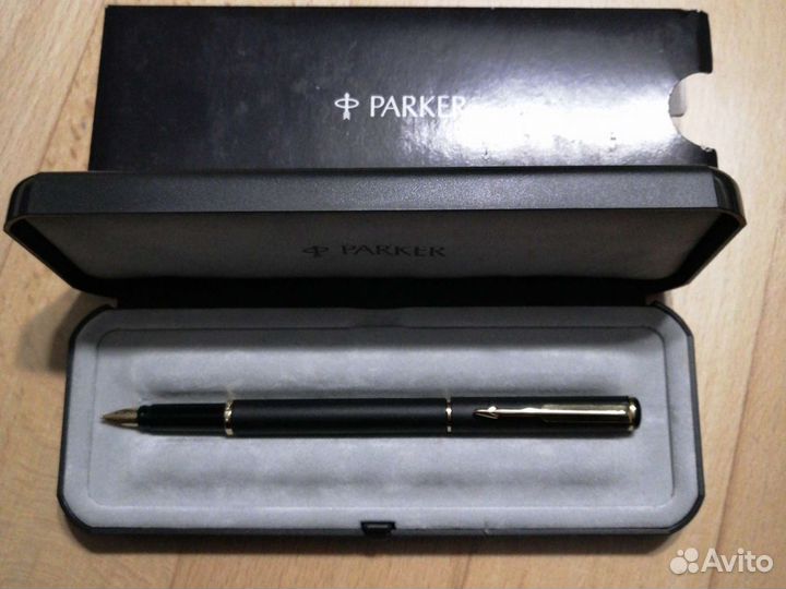 Много ручек Parker