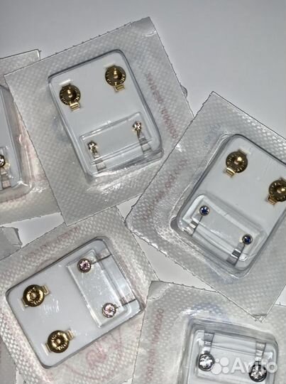 Серьги гвоздики медицинские