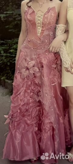 Вечернее платье для бала