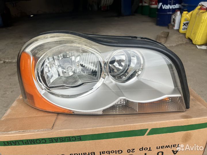 Фара правая volvo XC90 ксенон