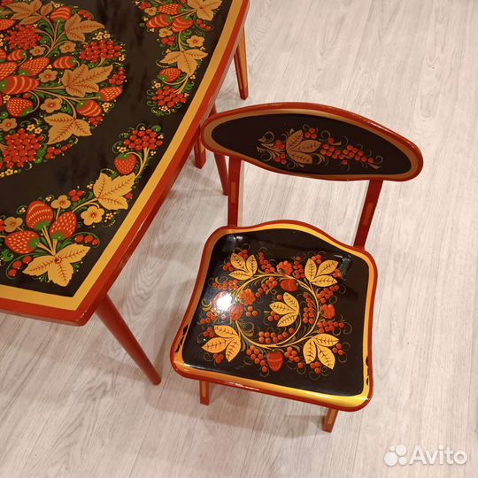 Столик детский со стульчиками