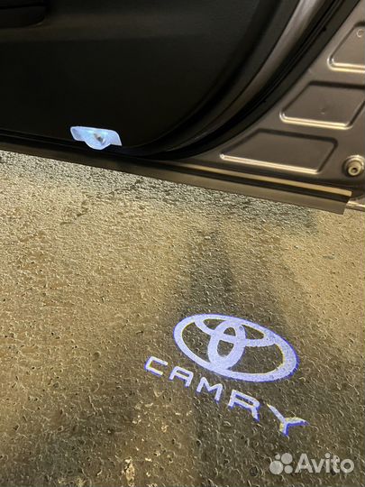Подсветка дверей с логотипом тойота камри
