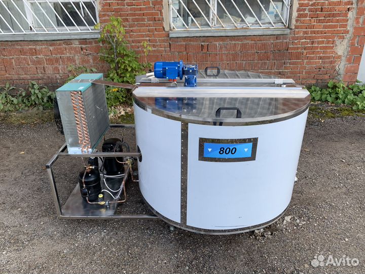 Танк охладитель молока вертикальный уом 600 литров
