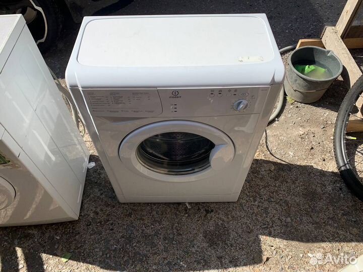 На запчасти Стиральная машина Indesit wiun 81