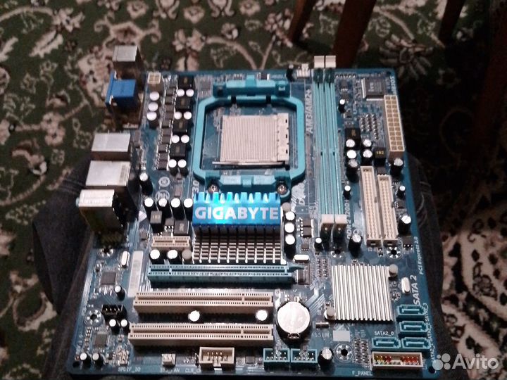 Материнская плата