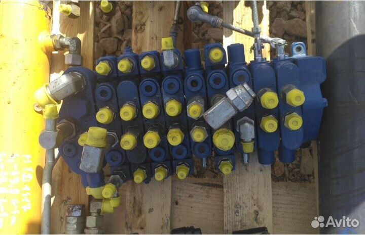 Распределитель Rexroth 172482-74700 Yanmar ViO 25