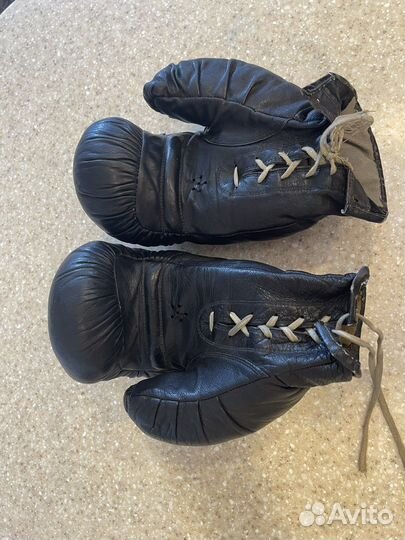 Винтажные боксерские перчатки