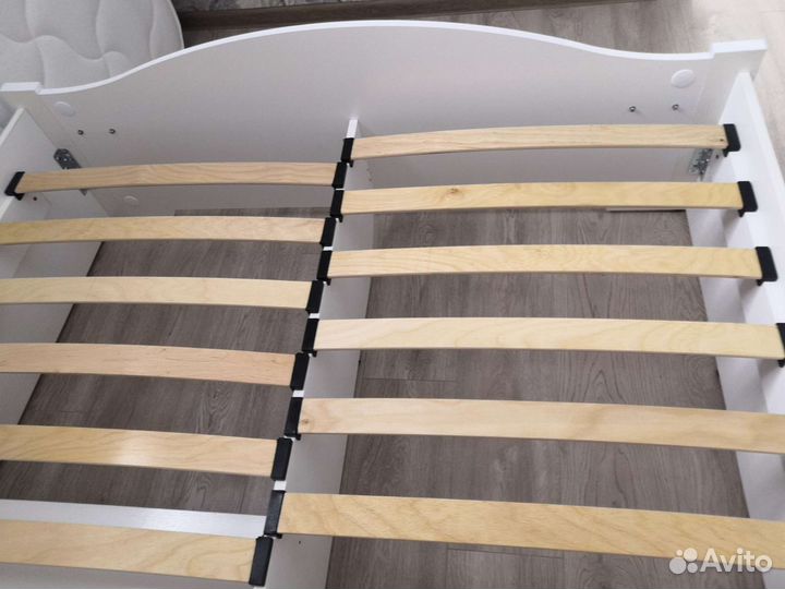 Кровать двуспальная