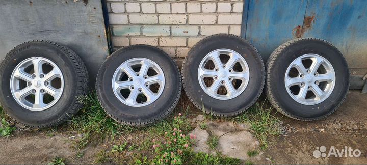 Продам комплект колёс л200