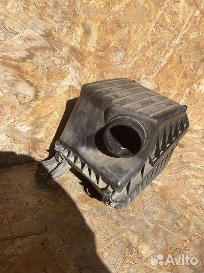 Корпус воздушного фильтра Hyundai Sonata 4 EF