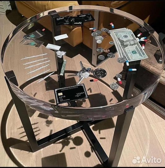 Стол из эпоксидной смолы