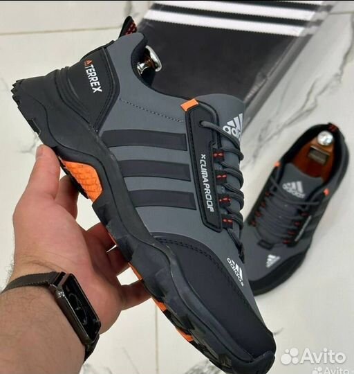 Кроссовки Adidas Goretex непромокаемые