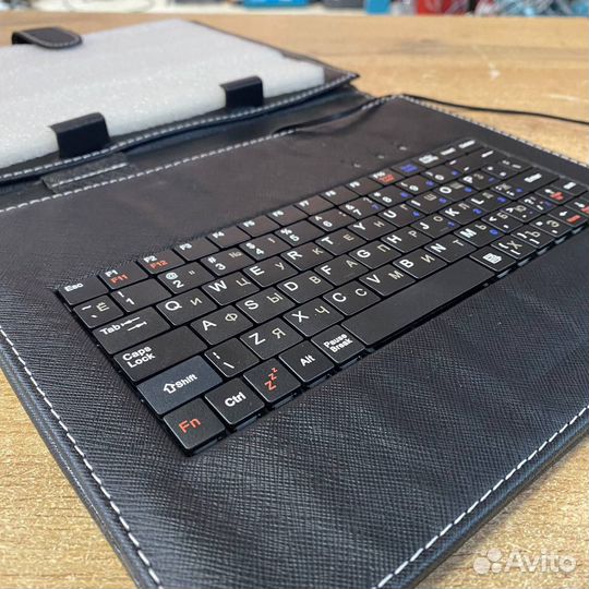Чехол клавиатура для планшета