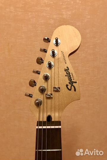 Электрогитара Squier Bullet Mustang с апгрейдами
