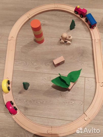 Железная дорога, игрушки из дерева